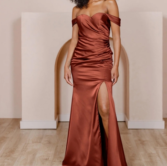 Bridesmaid Dress - Picture 1 of 3